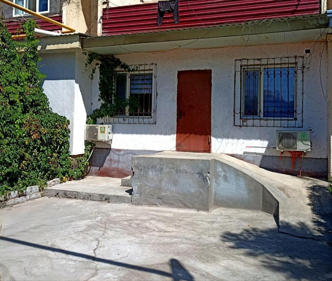 A Cozy Bedsit! Tashkent Exterior foto