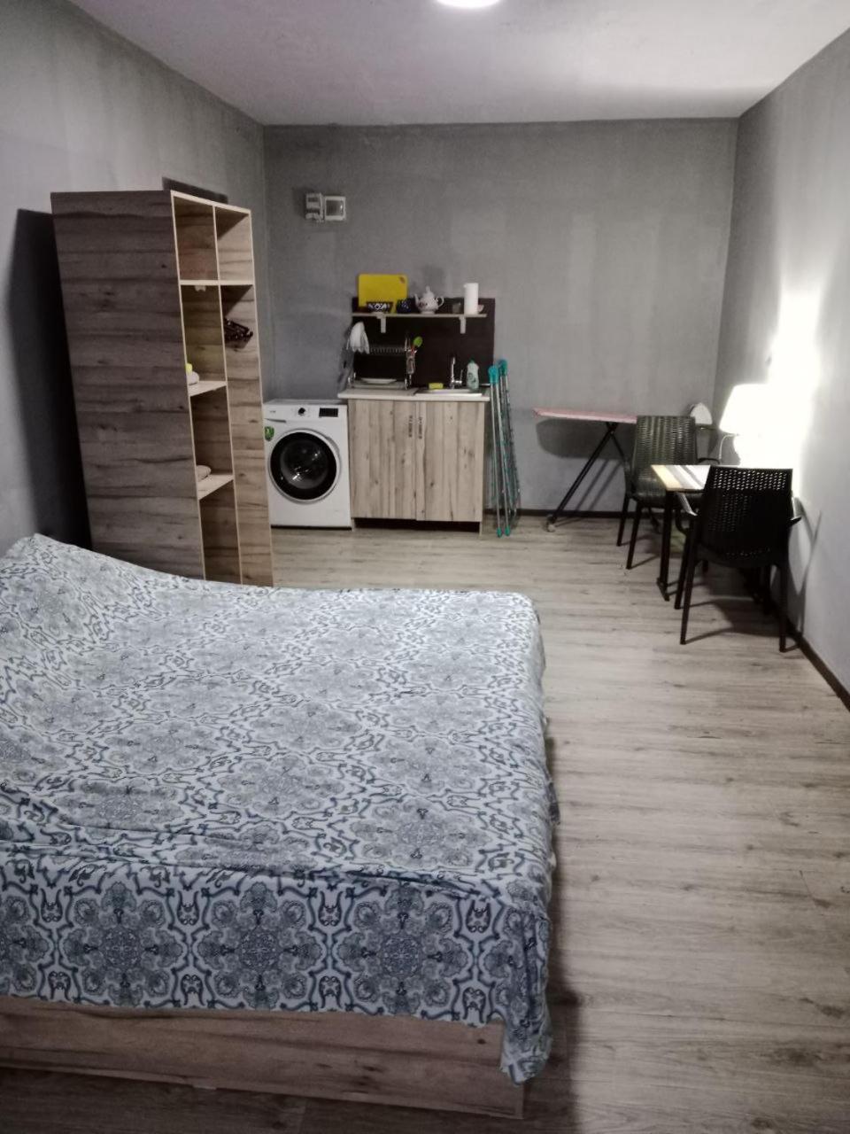 A Cozy Bedsit! Tashkent Exterior foto